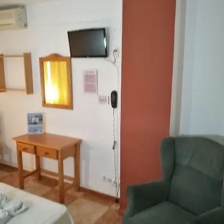 게스트하우스 Virgen Del Rocio Ii 2*