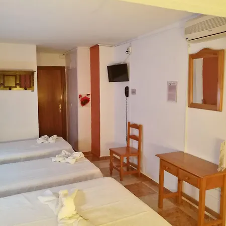 게스트하우스 Virgen Del Rocio Ii 2*