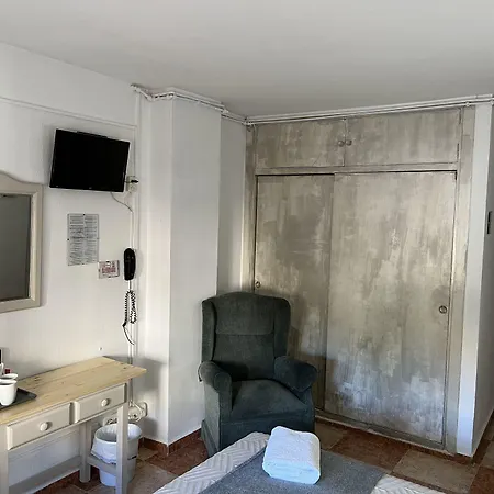 Гостевой дом Virgen Del Rocio Ii Торремолинос