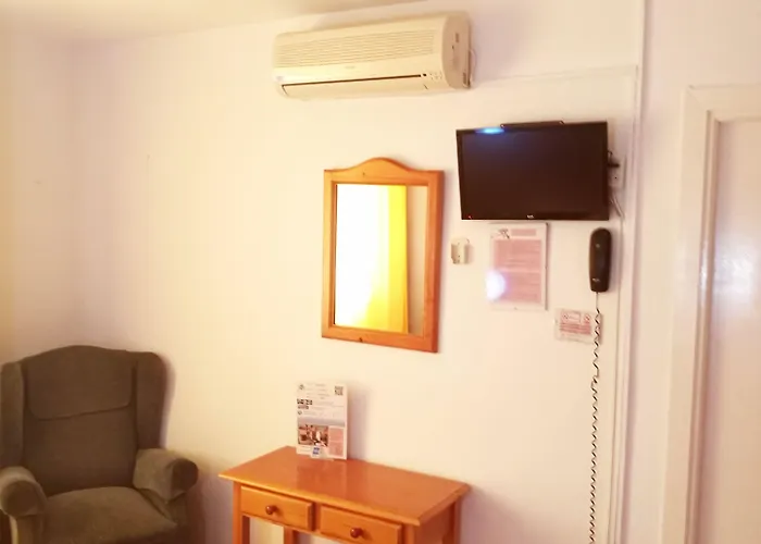 Pensión Virgen Del Rocio Ii Torremolinos