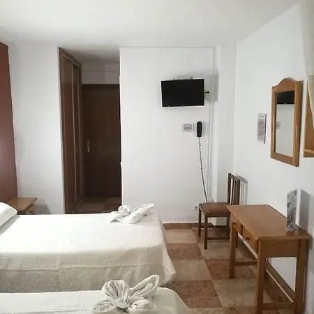 Virgen Del Rocio Ii 2* トレモリノス