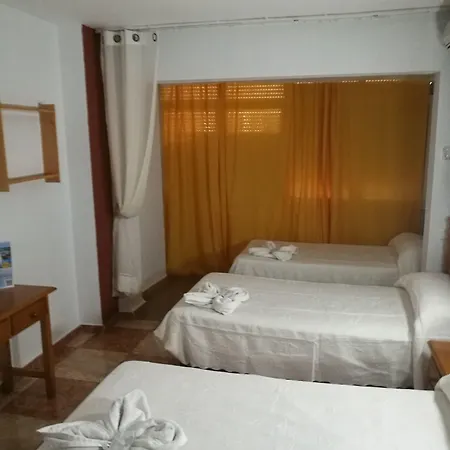 Virgen Del Rocio Ii ゲストハウス 2*