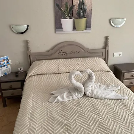 ゲストハウス Virgen Del Rocio Ii トレモリノス