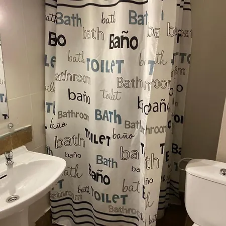 ゲストハウス Virgen Del Rocio Ii 2*